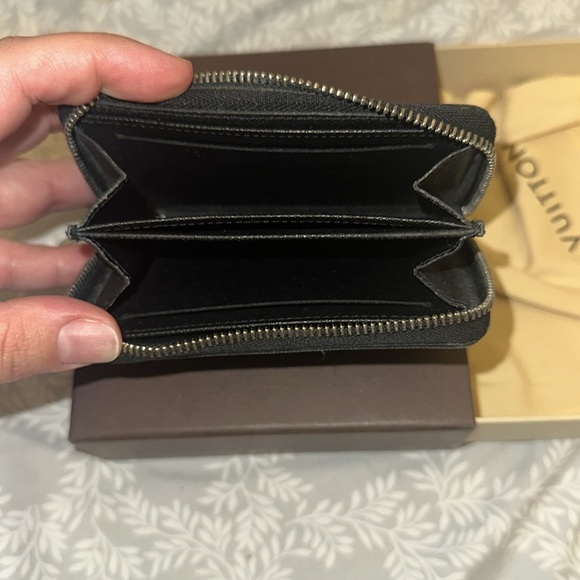 Authentic Louis Vuitton Zippy Coin Purse - Picture 3 of 5